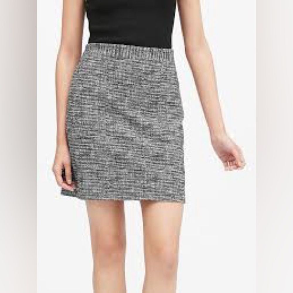 Banana Republic Gray Silver Tweed Pencil Skirt SZ Petite00 Neutralcore Interview